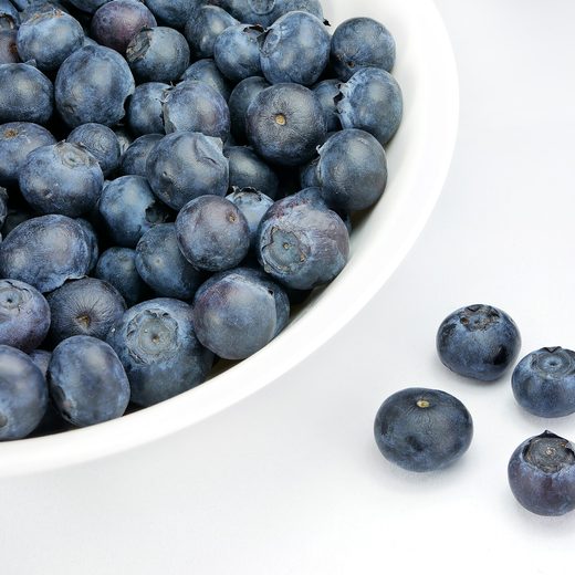 Blueberries in a white bowl